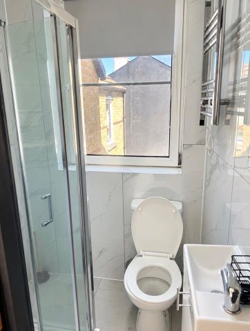 Room in a Shared Flat, Machell Road, SE15 - Photo 3