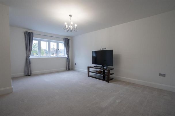 5 bedroom detached house to rent - Photo 1