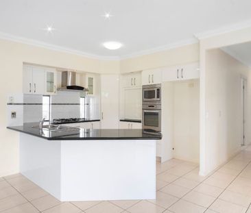 Beautiful Executive Family Home in Coomera Waters Resort - Photo 3