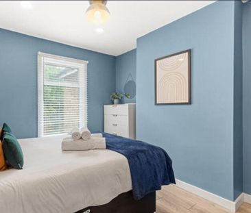 3 bedroom terraced house to rent - Photo 6