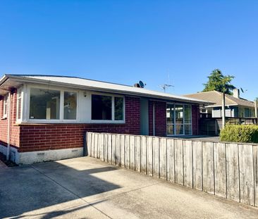 Renovated 3 bedroom home - Photo 1