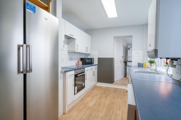 5 bedroom terraced house to rent - Photo 1