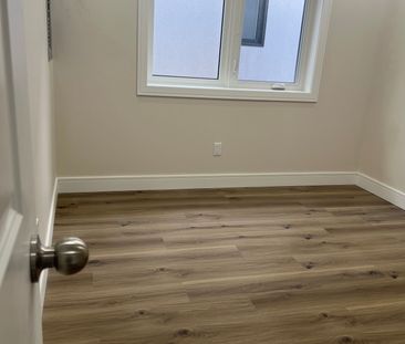 For Lease - 32 Cadorna Avenue Unit# 2, Toronto, Ontario - Photo 3