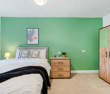 Newly Refurbished 7-Bed House Share In L13! Room 3 (Double) - Photo 5