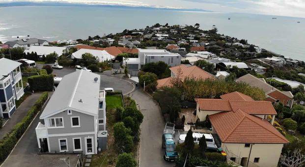 Cape Cod inspired house with panoramic sea views - Photo 1