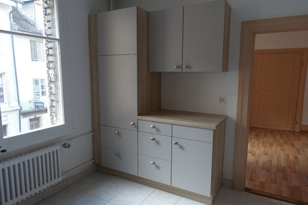 Charmant appartement de 5.5 pièces au cœur de la vieille ville de Delémont - Photo 1