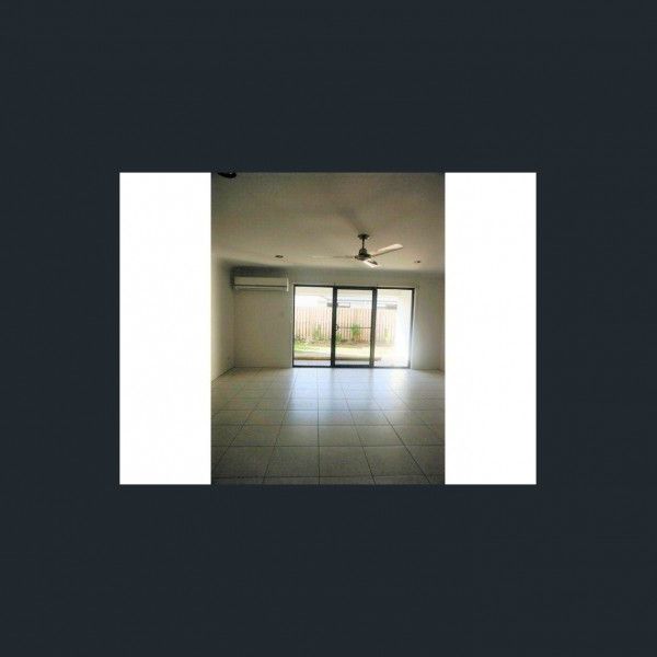 FOR RENT â Modern 3-Bedroom Home in Beautiful Blacks Beach. - Photo 1