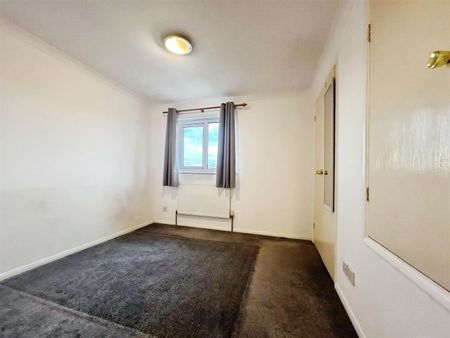 PEBMARSH DRIVE, WICKFORD - Photo 4
