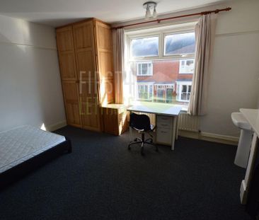 4 bedroom terraced house to rent - Photo 5