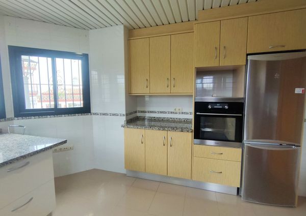 Semi-Detached House in Cancelada