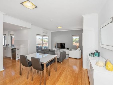 Modern Apartment Lifestyle - Photo 3