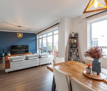 Spacious, Stylish & Superb Caulfield North Living - Photo 1
