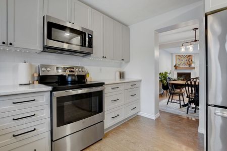 For Lease - 18 Vanessa Terrace, Barrhaven, Ontario - Photo 2