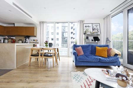 2 Bed Flat, Queenstown Road, SW11 - Photo 2