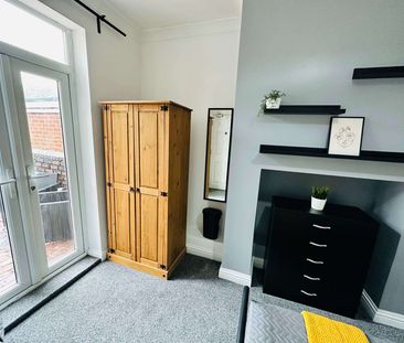 💡 All-Inclusive Double Room | in Rotherham Room 3 - Photo 2