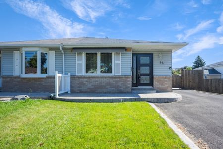 For Lease - 44 Marblehead Crescent, Brampton, Ontario - Photo 4