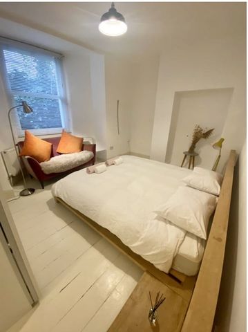 1 Bed Flat, Alkham Road, N16 - Photo 2