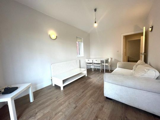 2 bedroom ground floor flat to rent - Photo 1