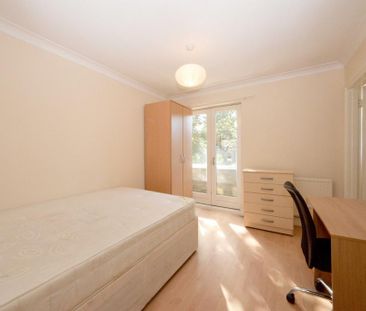 6 bedroom terraced house to rent - Photo 3