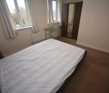 4 bedroom townhouse to rent - Photo 2
