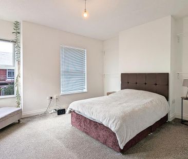 2 bedroom end of terrace house to rent - Photo 5