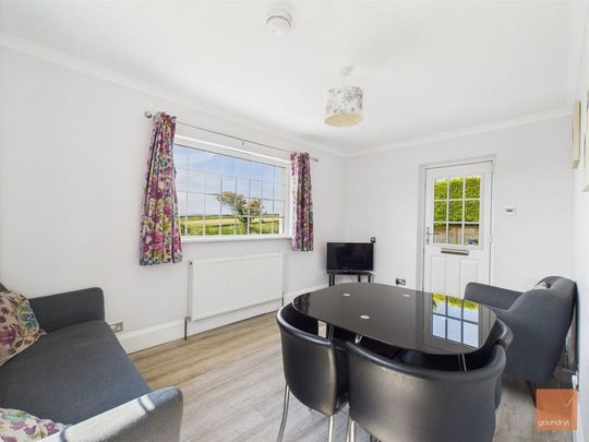 2 bedroom semi-detached bungalow to rent - Photo 1