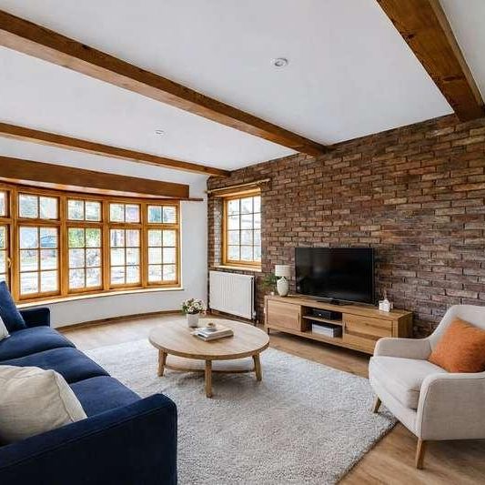 Harrow Cottage, Deacon Close, Cobham, Surrey, KT11 - Photo 1