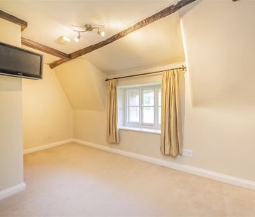 5 bed House - Detached To Let - Photo 1