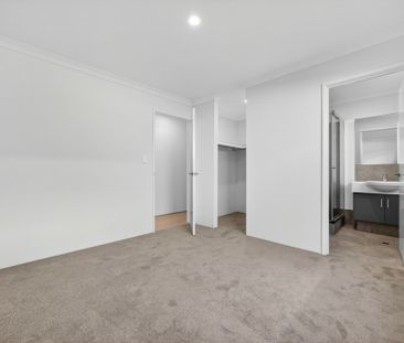 Brand new home waiting for it's first family - Photo 2