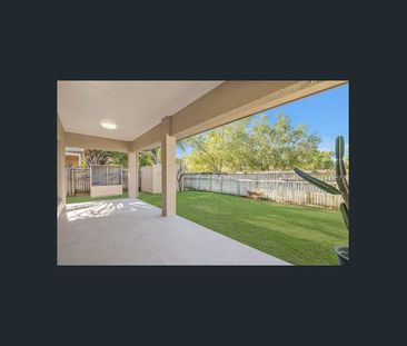 Immaculate cottage in great spot - Photo 1