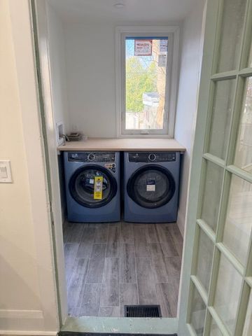 For Lease - 48 Harvie Avenue, Toronto, Ontario - Photo 2