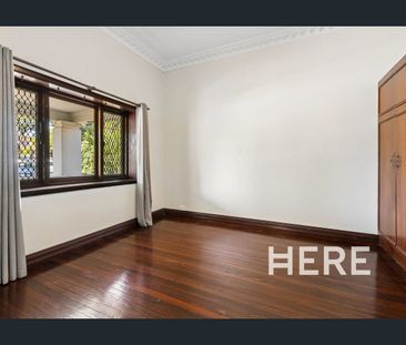 Charming Character Home in Prime Inglewood Location - Photo 5