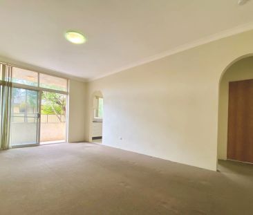 Spacious Two Bedroom Unit - Photo 3