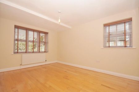 3 bedroom townhouse to rent - Photo 3