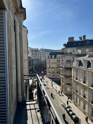 Location Appartement Paris 8 4 Pièces 135 m² - Photo 1