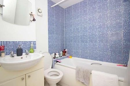 Wolverton - Fully Redecorated Double Bedroom Home With En-suites!, MK12 - Photo 5