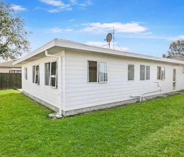 Family Friendly Home - Photo 1