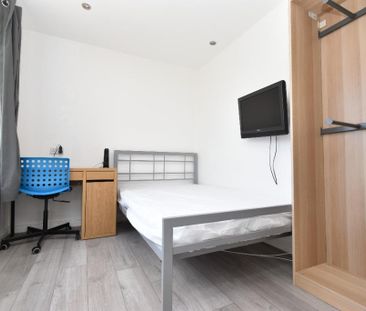 5 bedroom semi-detached house to rent - Photo 5