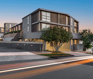Modern Luxury - Unbeatable DGZ Location - Photo 3