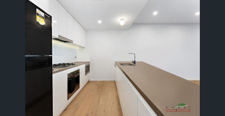 Spacious & Sunny 2 Bedroom Apartment - Photo 4