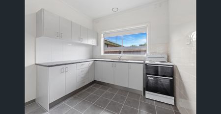 Beautiful renovated home. - Photo 3