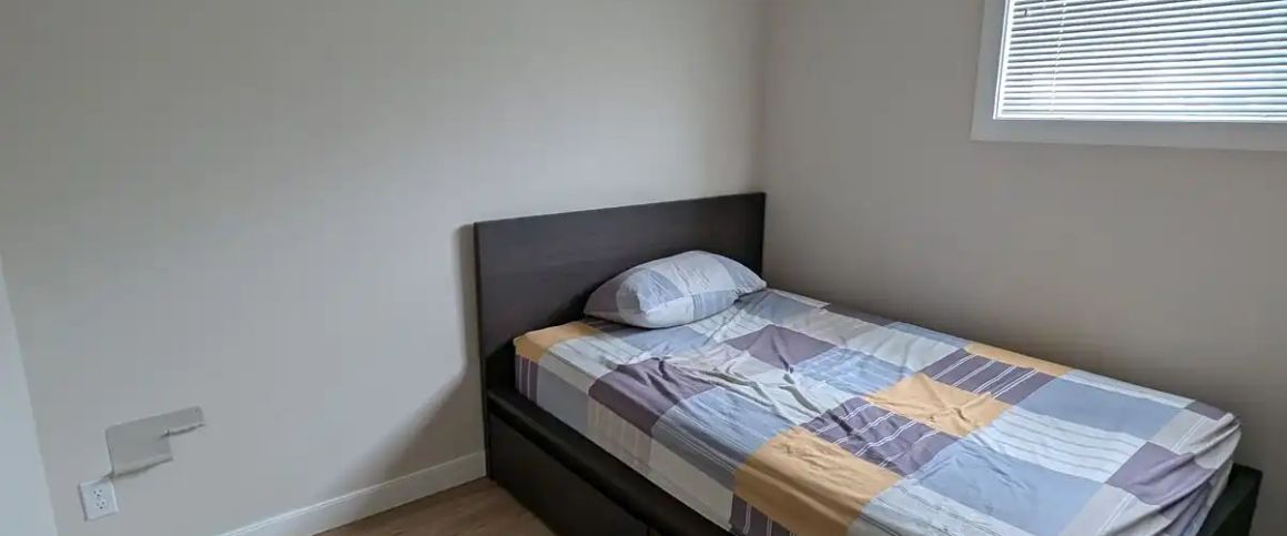 Nice Bedroom for rent in Panorama Hills NW — 1 Bedroom Room For Rent - Photo 1