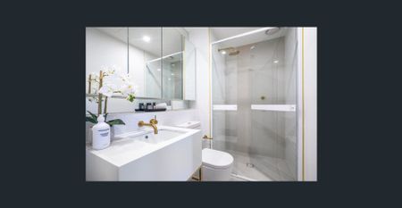 First floor 2 Bedroom Apartment, just moments to shops and local amenities - Photo 3