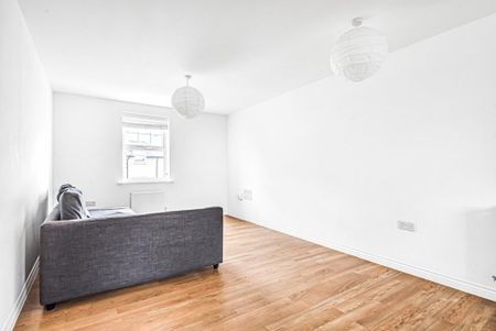 3 bedroom flat to rent - Photo 4