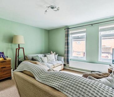 A well-presented one bedroom first floor apartment located in a qui... - Photo 2