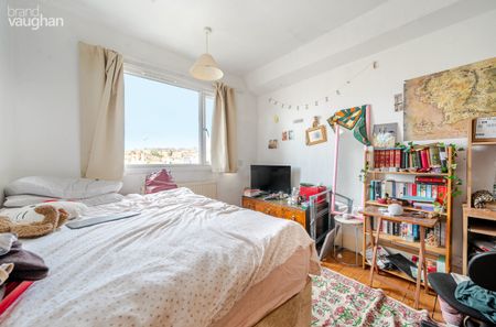 4 bedroom terraced house to rent - Photo 4