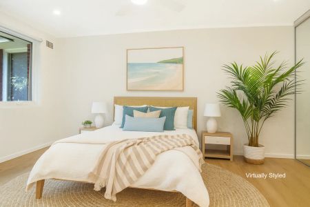 Light-filled top floor apartment in a lifestyle location - Photo 3