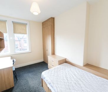 Manor Drive, Leeds - Photo 4