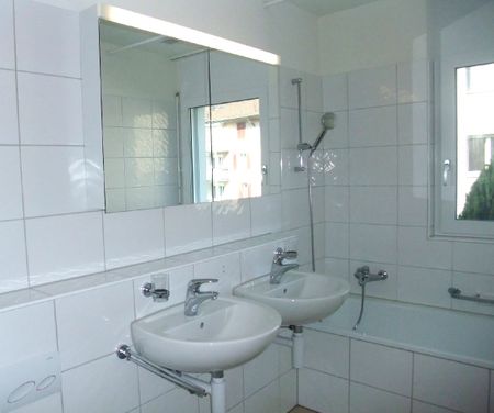 Moderne 4.5-Zimmer-Wohnung an zentraler ruhiger Lage - Foto 4