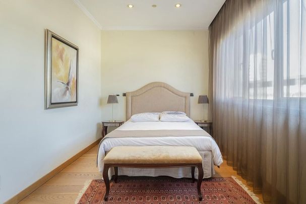 6 room luxury Apartment for rent in Lisbon, Portugal - Photo 1